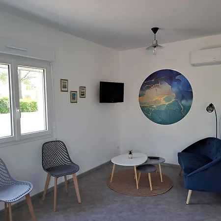 A La Source Tatil Evi Saint-Medard-de-Guizieres