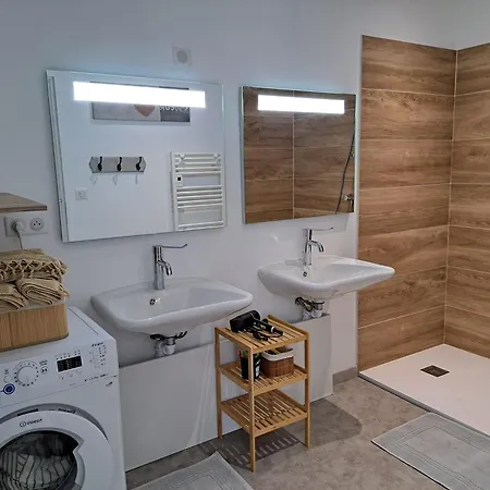 A La Source Saint-Medard-de-Guizieres