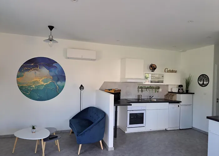 A La Source * Saint-Medard-de-Guizieres