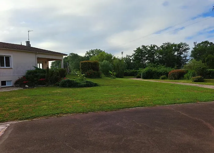 A La Source * Saint-Medard-de-Guizieres