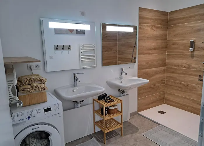 A La Source Saint-Medard-de-Guizieres