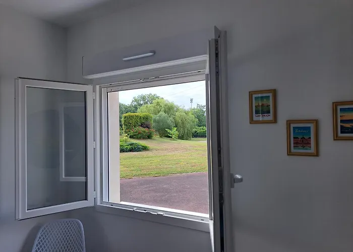 Feriehus A La Source Saint-Medard-de-Guizieres