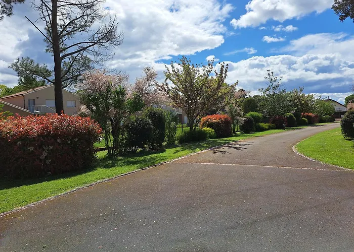 A La Source Feriehus Saint-Medard-de-Guizieres