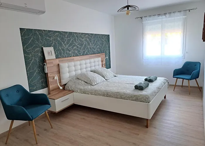 A La Source Saint-Medard-de-Guizieres